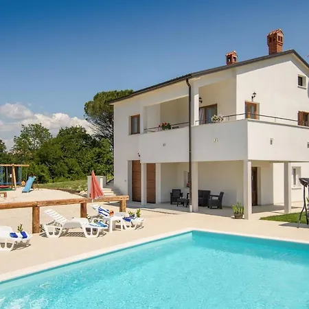 Activity Montebello With Pool In Motovun Villa Brkač