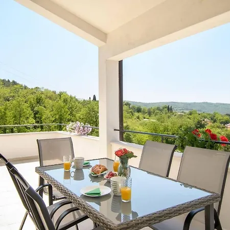 Villa Activity Montebello With Pool In Motovun