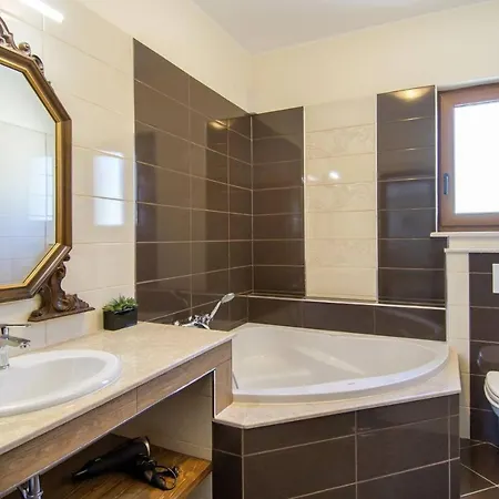 Villa Activity Montebello With Pool In Motovun Brkac